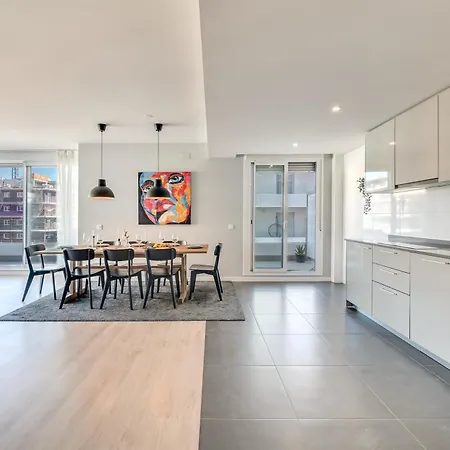 Apartment Newly Built 3 Bdrm Modern W Gym, Pool, & Views Marbella