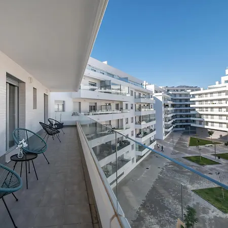 Newly Built 3 Bdrm Modern W Gym, Pool, & Views Apartment Marbella