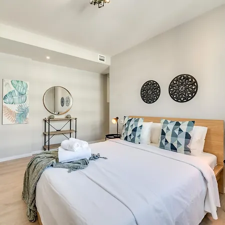 Apartment Newly Built 3 Bdrm Modern W Gym, Pool, & Views Marbella